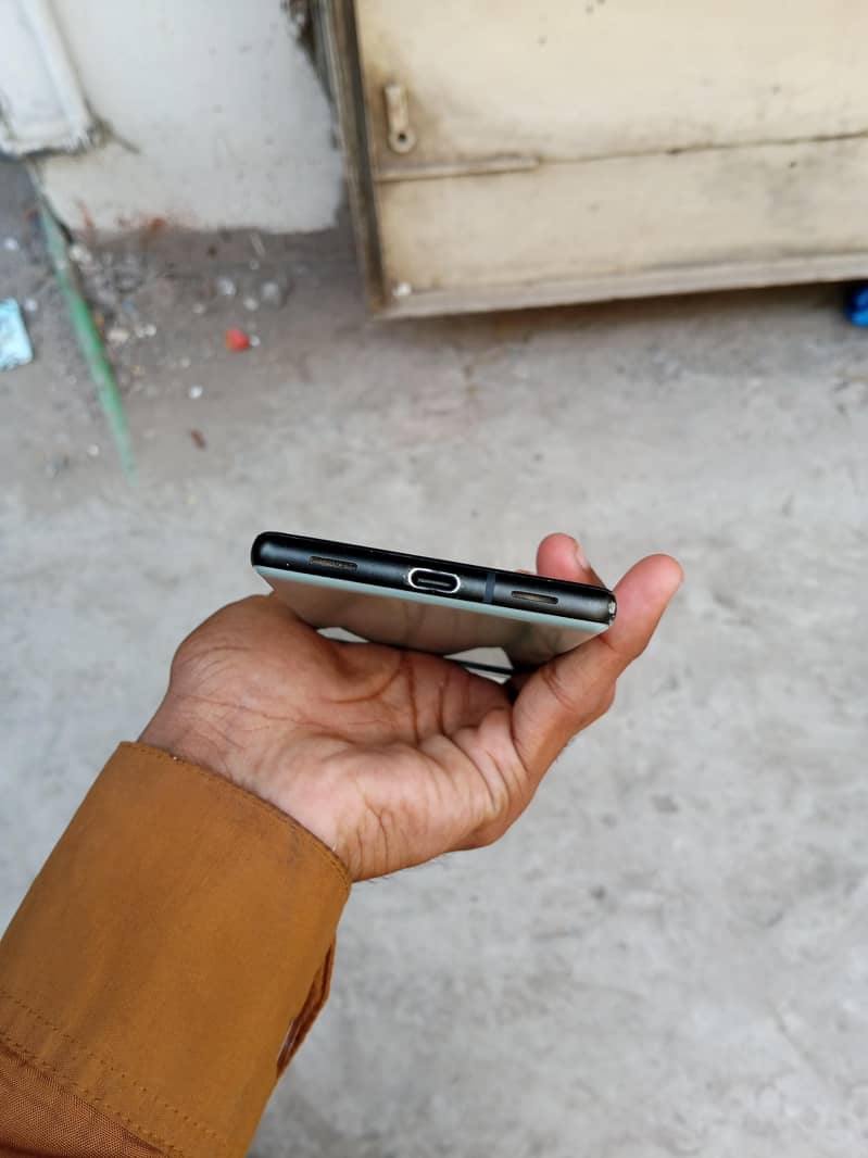 Google Pixel 6a 5
