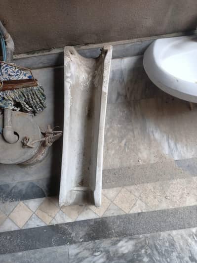Wash basin for toilet (white color)