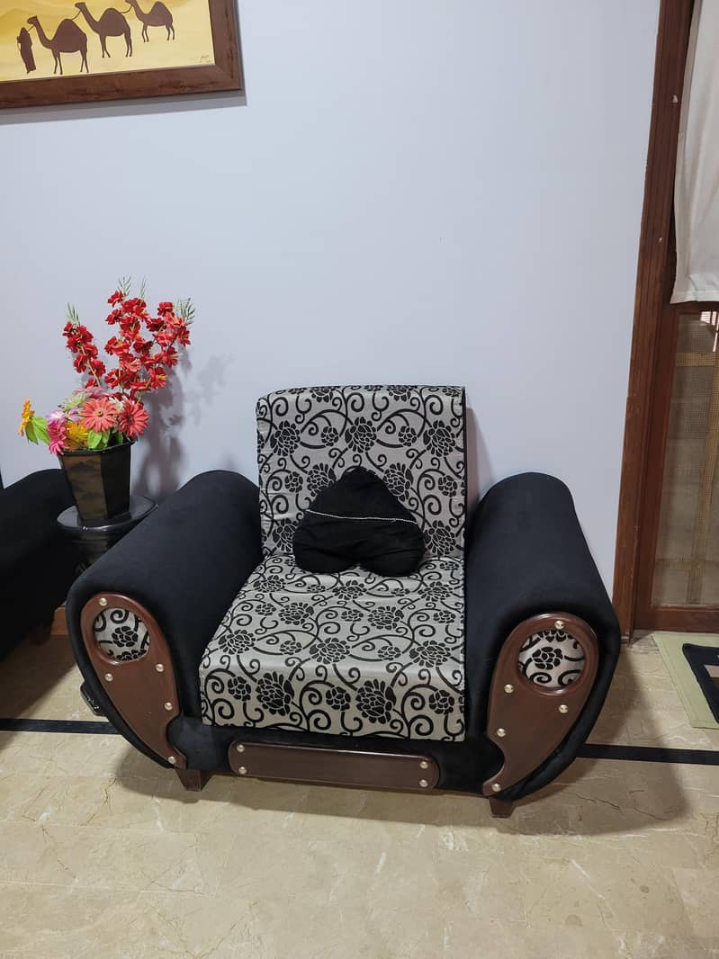5 seater sofa set with table 3