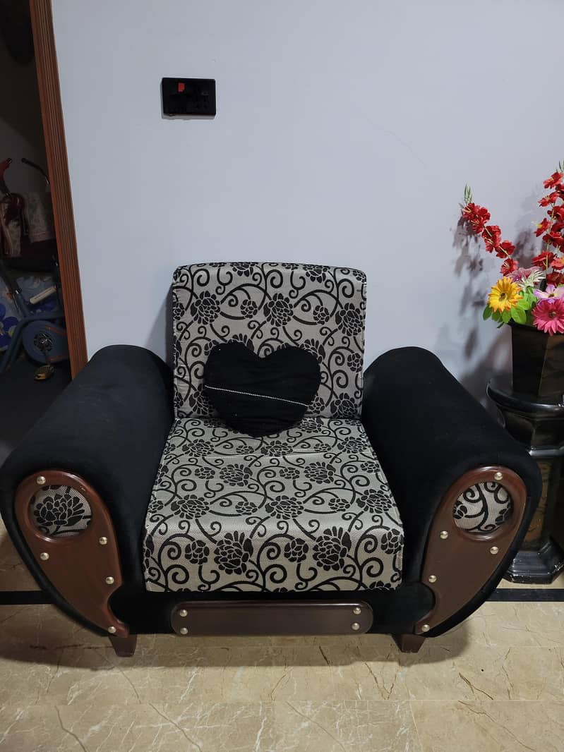 5 seater sofa set with table 4