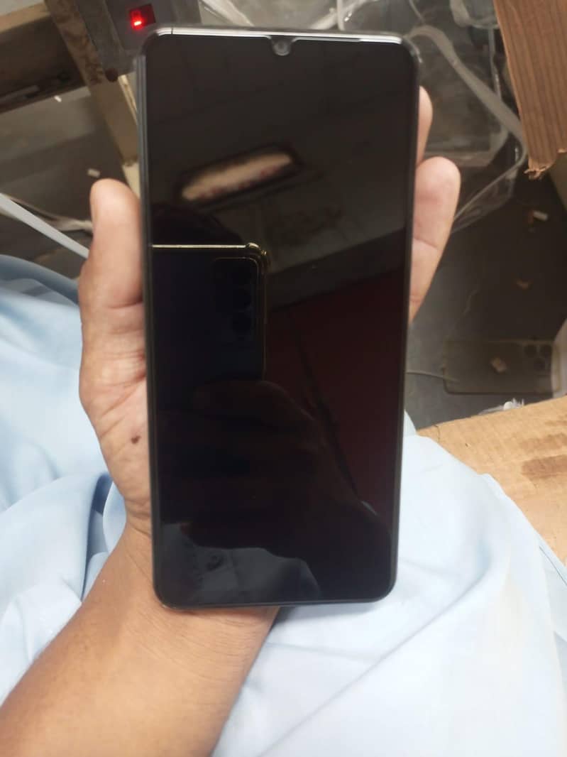 Realme C61 1
