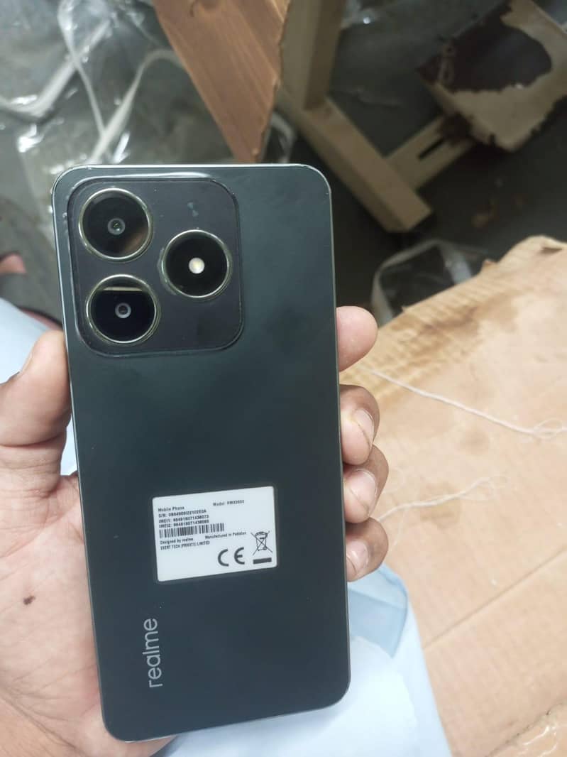 Realme C61 2