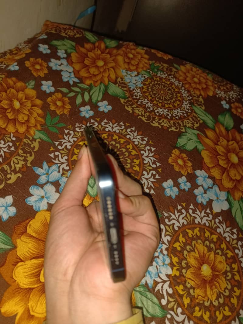 Apple iPhone 15 Pro Max 1