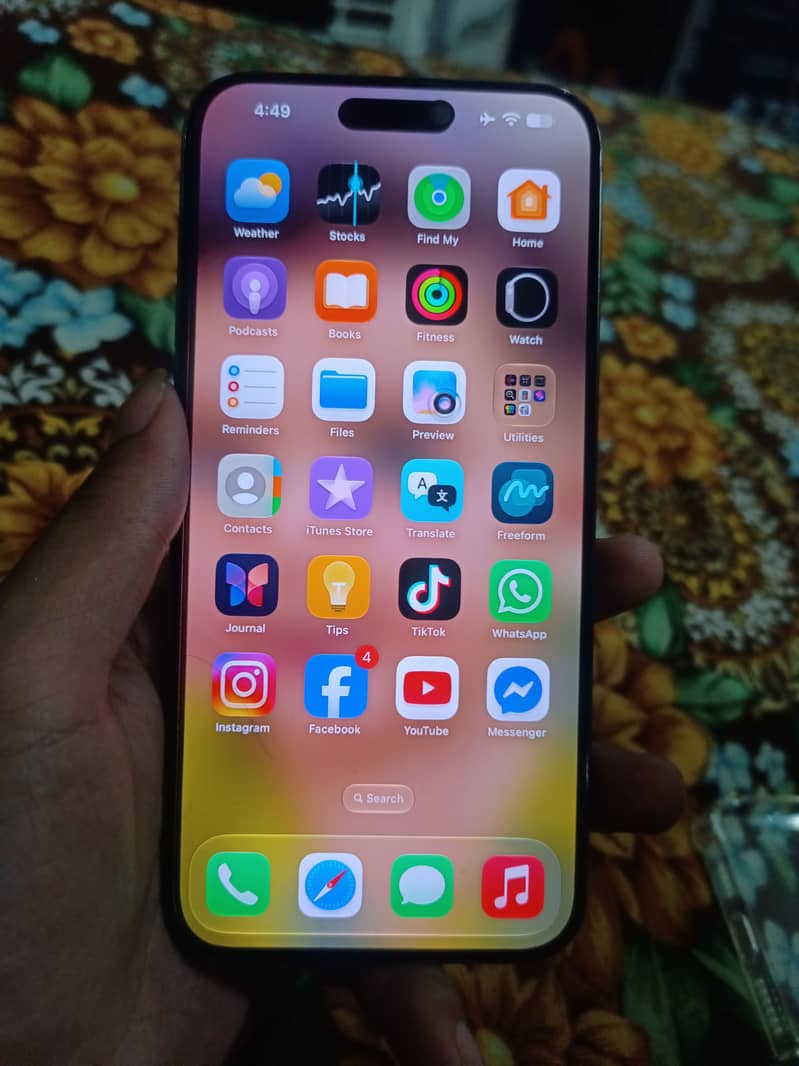 Apple iPhone 15 Pro Max 4