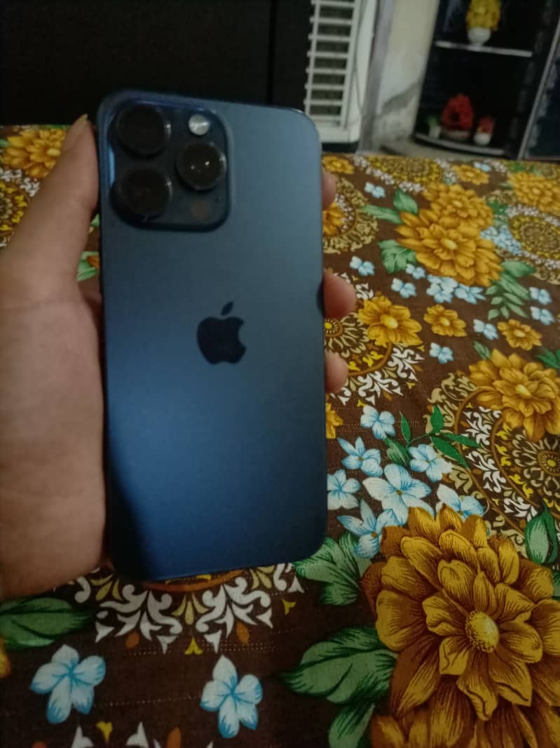 Apple iPhone 15 Pro Max 5