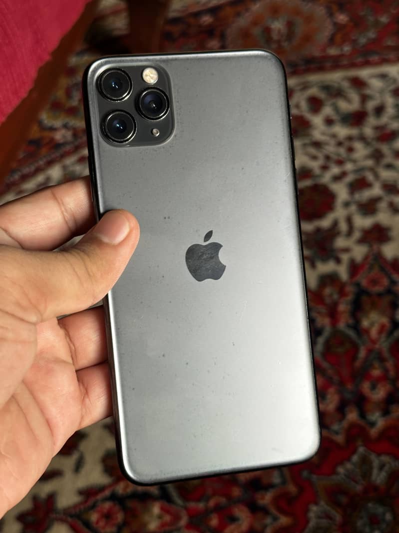 iPhone 11 Pro Max 1