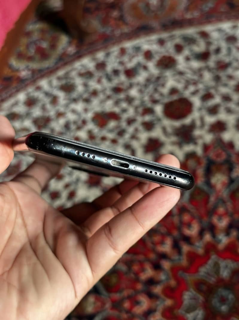 iPhone 11 Pro Max 6