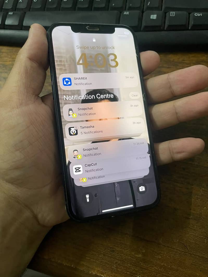 Apple iPhone 12 1