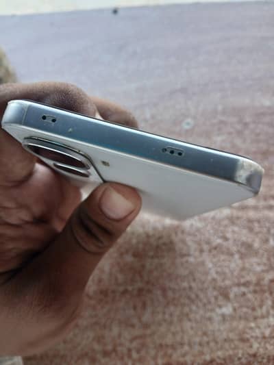 Vivo Y400