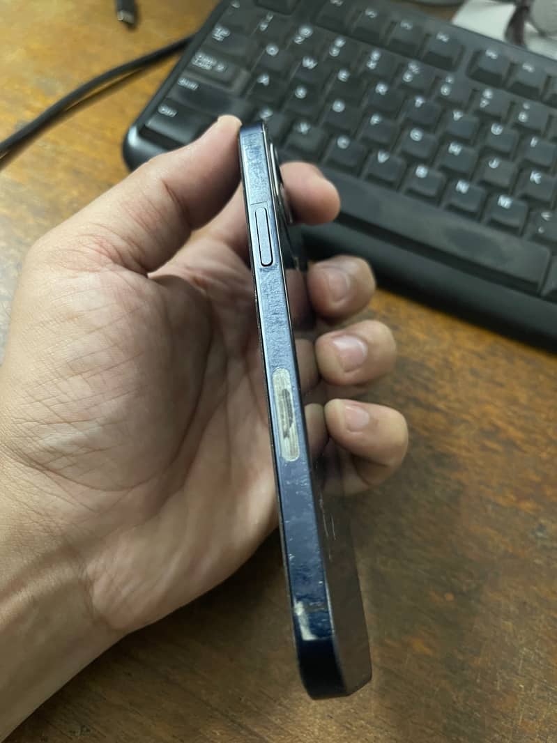Apple iPhone 12 8