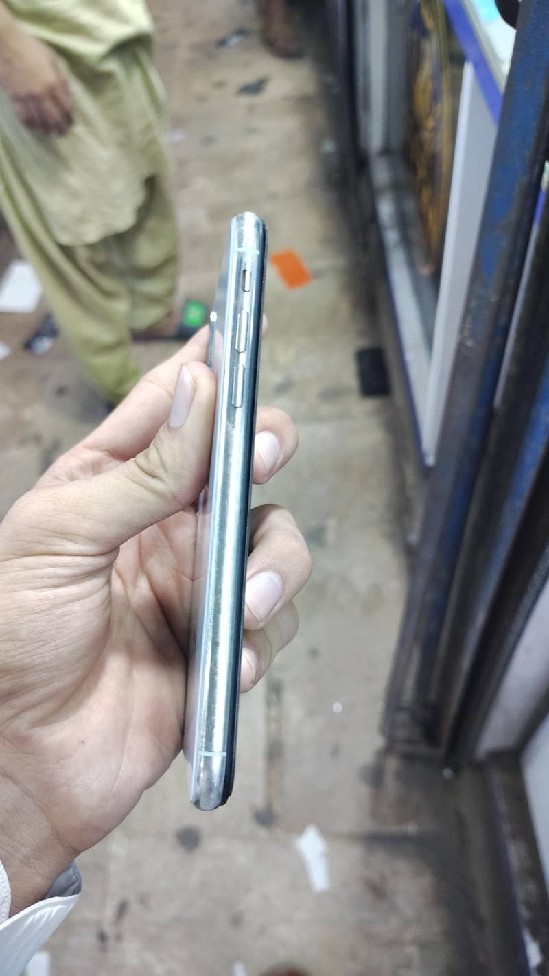 Apple iPhone X 1
