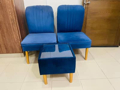 Solid wooden coffee chairs with centre table fr sale in 25000