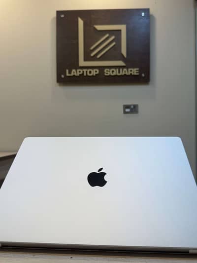 Apple MacBook M4 Max Pro 2024 36GB 1TB 40 Core GPU 16 inch Silver