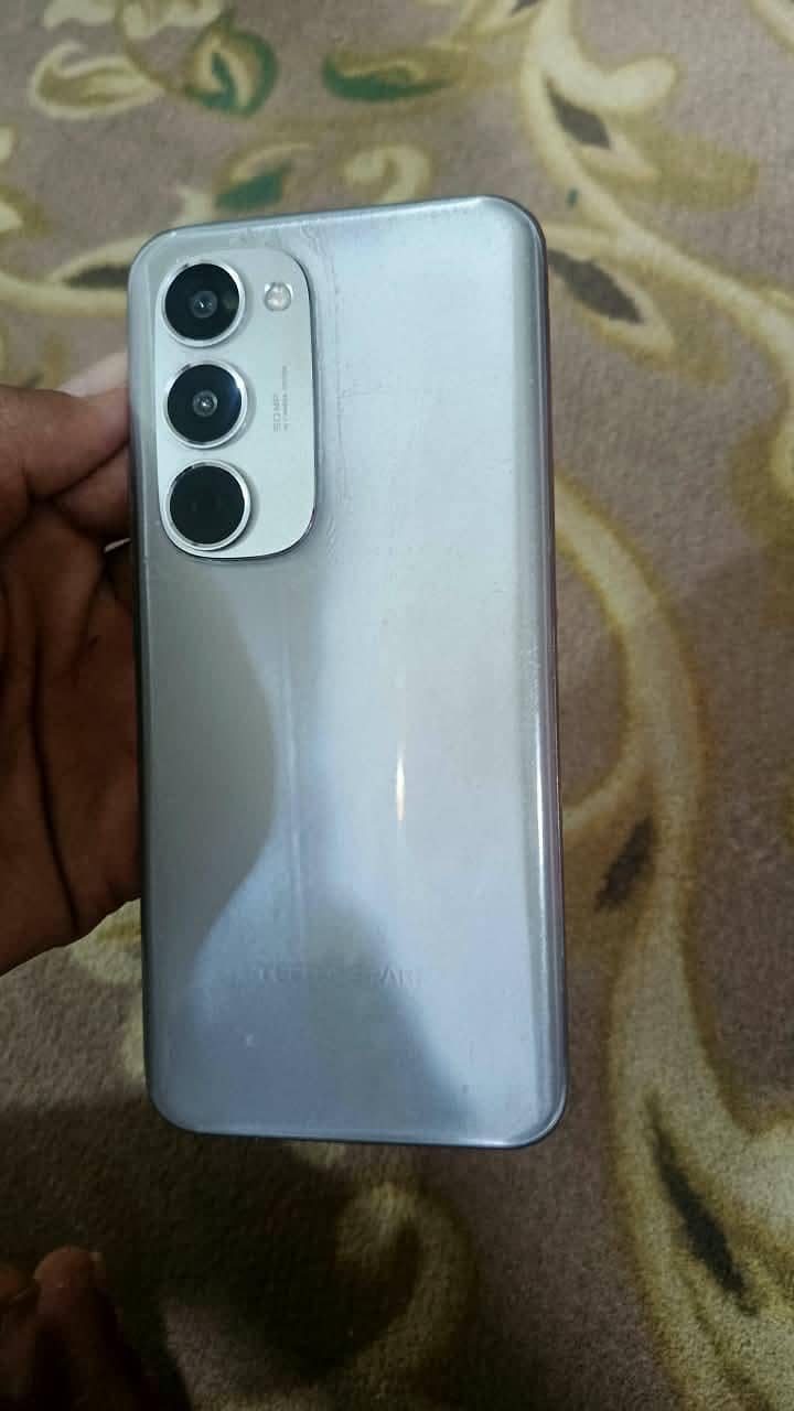 Tecno Spark 40 pro plus 0