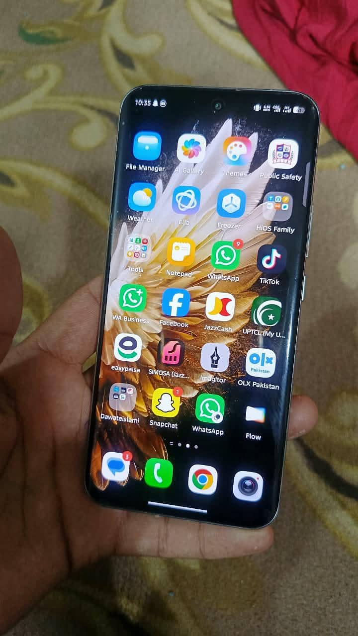 Tecno Spark 40 pro plus 3