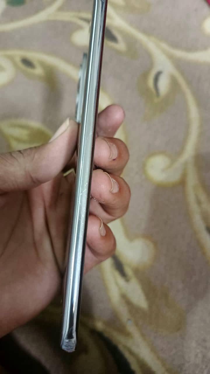 Tecno Spark 40 pro plus 4