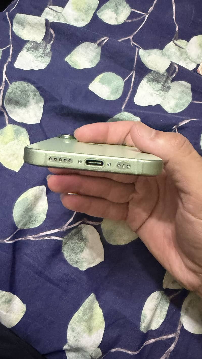 Apple iPhone 17 4
