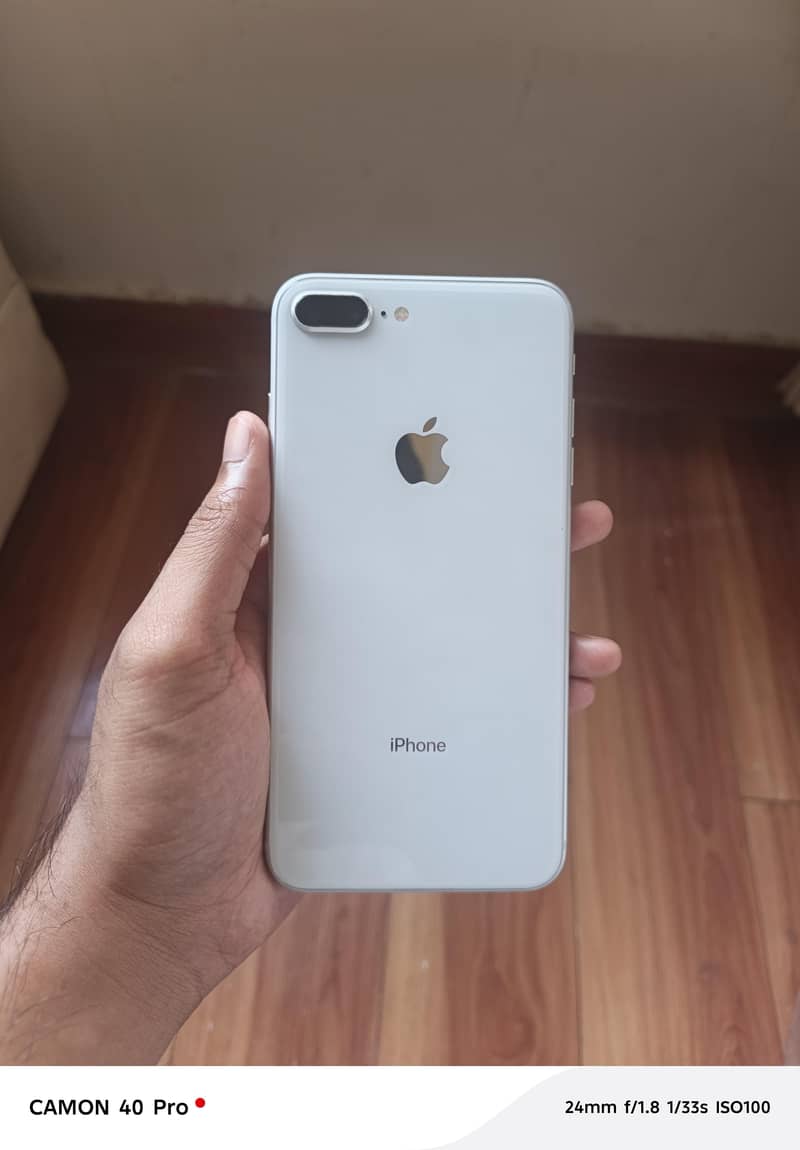Apple iPhone 8 Plus 0