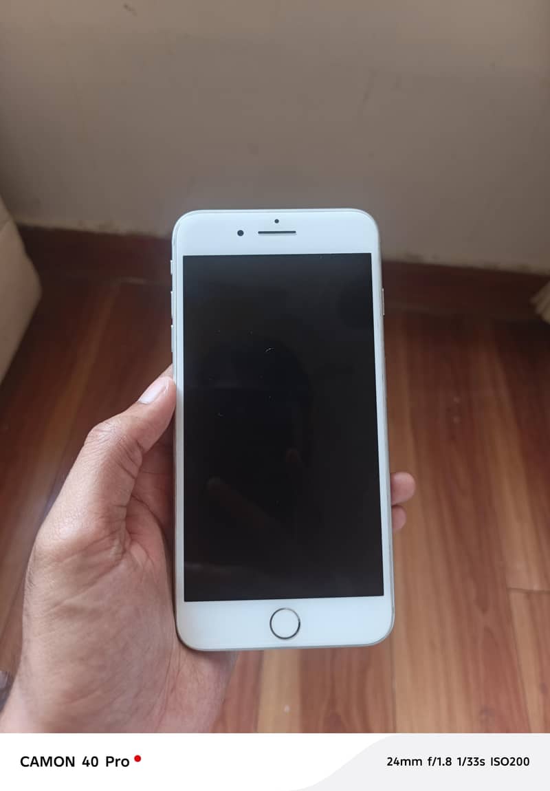 Apple iPhone 8 Plus 1