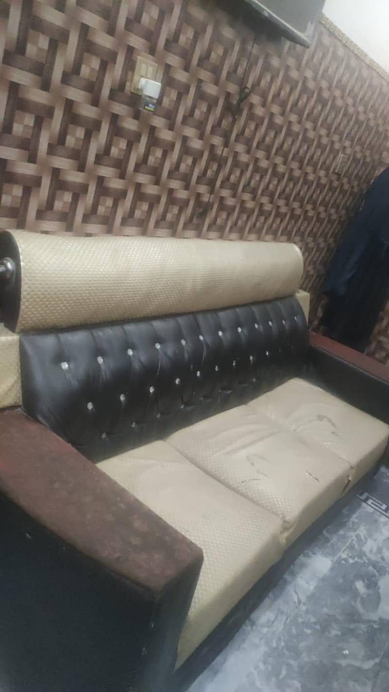 5 seater sofa 0