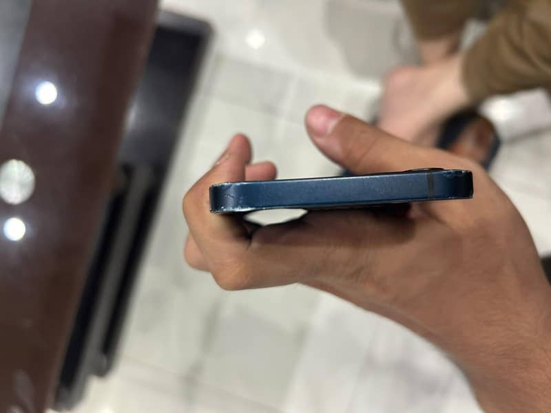 Apple iPhone 12 2