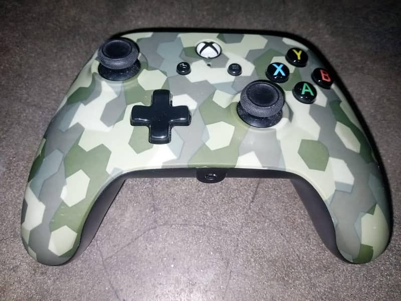 New Xbox controller and PS4 controller 0