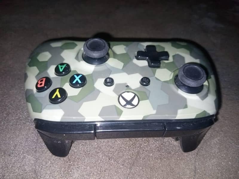New Xbox controller and PS4 controller 1