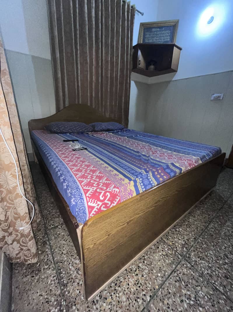complete bed set 0