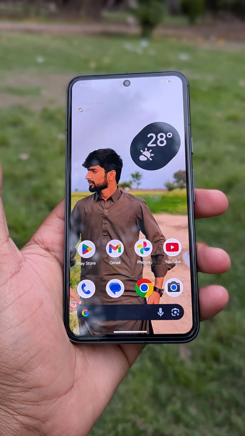Google Pixel 8 4