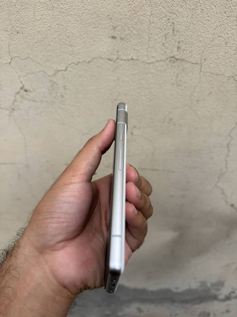 Google Pixel 7a 1