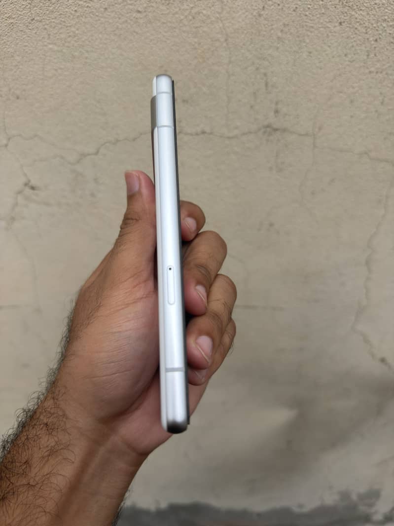 Google Pixel 7a 2