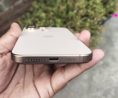 I phone16 pro max Desert titanium