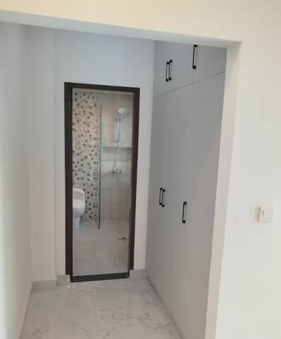 BUEETIFUL FLAT IN ASKARI 10 SECTOR G