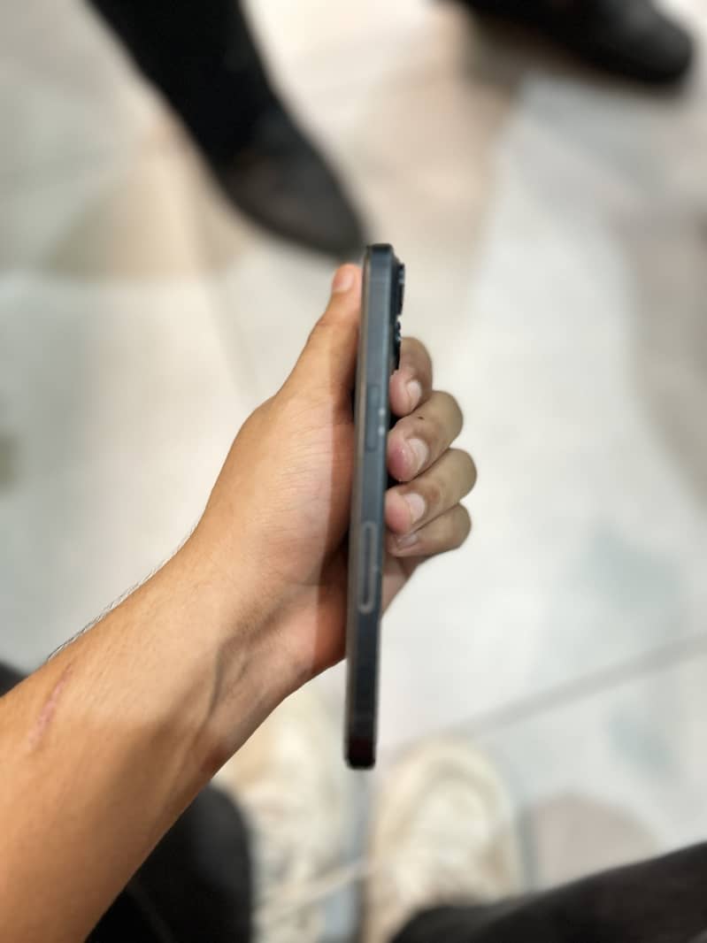 Apple iPhone 15 2