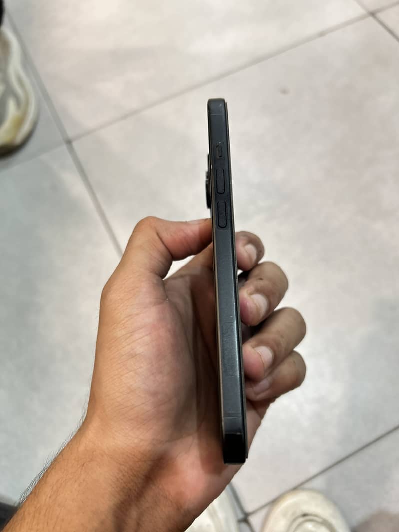 Apple iPhone 15 5