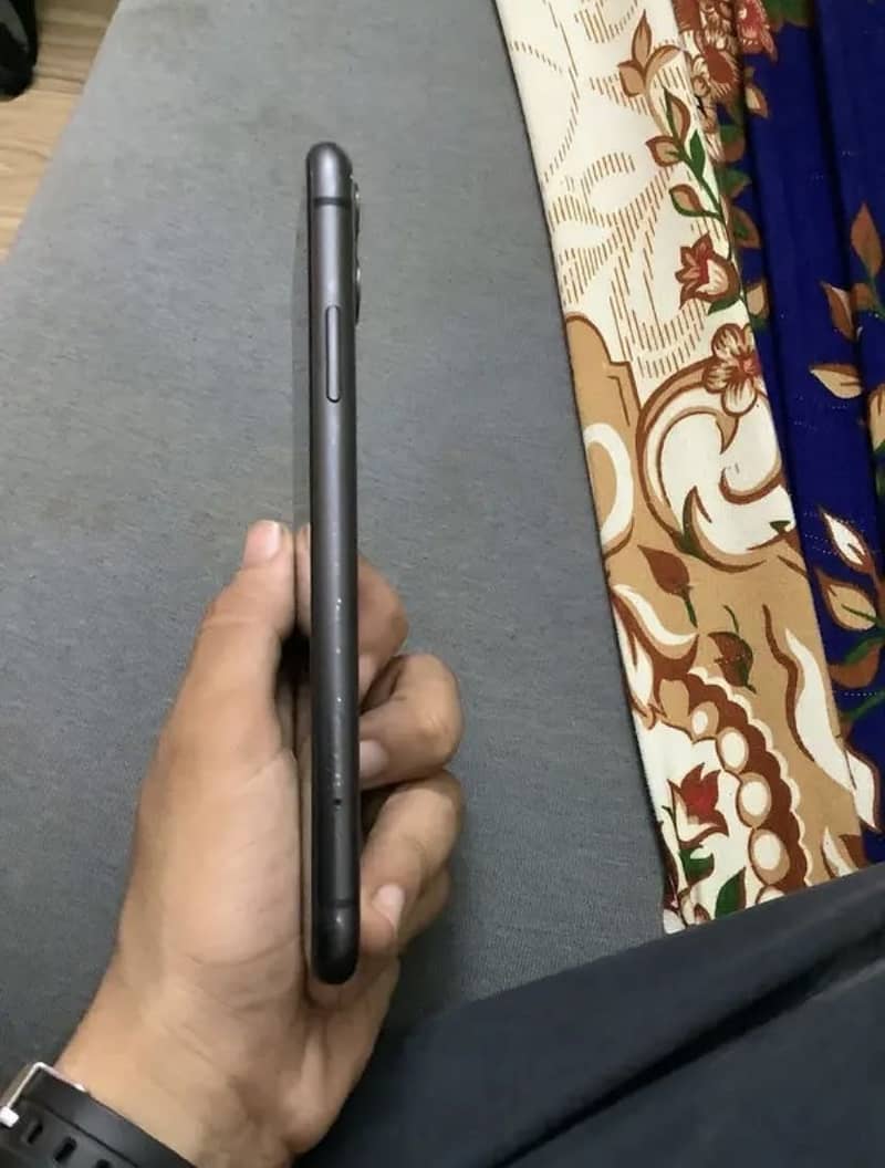 Apple iPhone 11 2