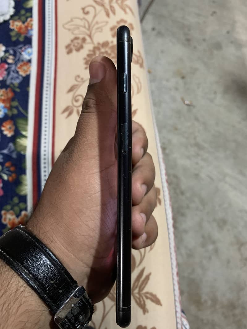 Apple iPhone 7 Plus 1
