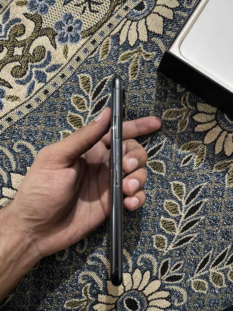Apple iPhone 11 Pro Max 2