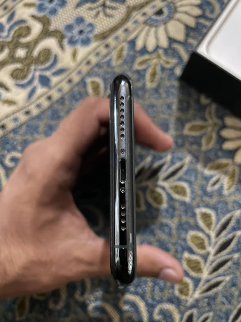 Apple iPhone 11 Pro Max 3