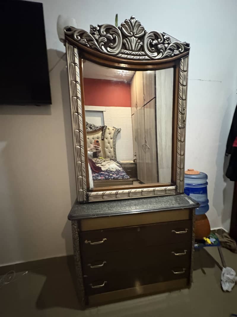 Dressing table 1