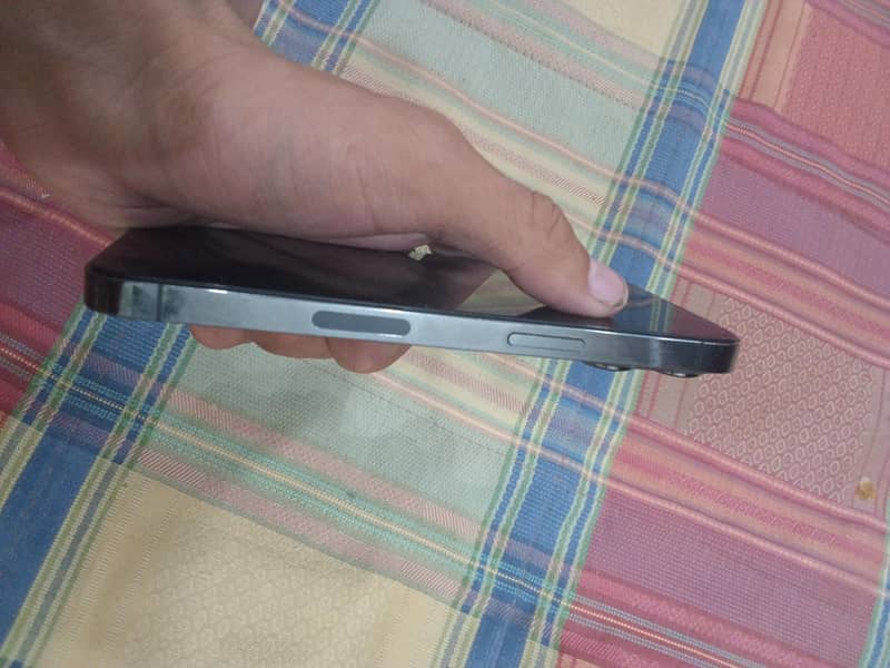 Apple iPhone 13 Pro 4