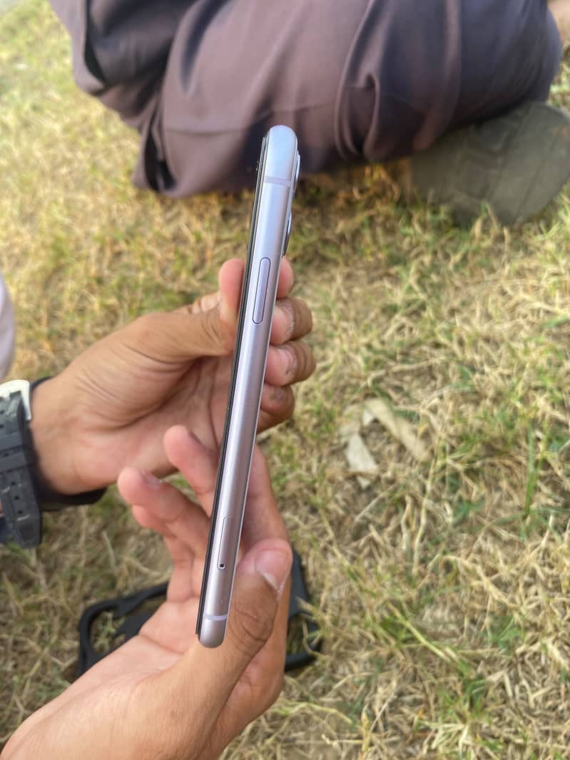 Apple iPhone 11 2