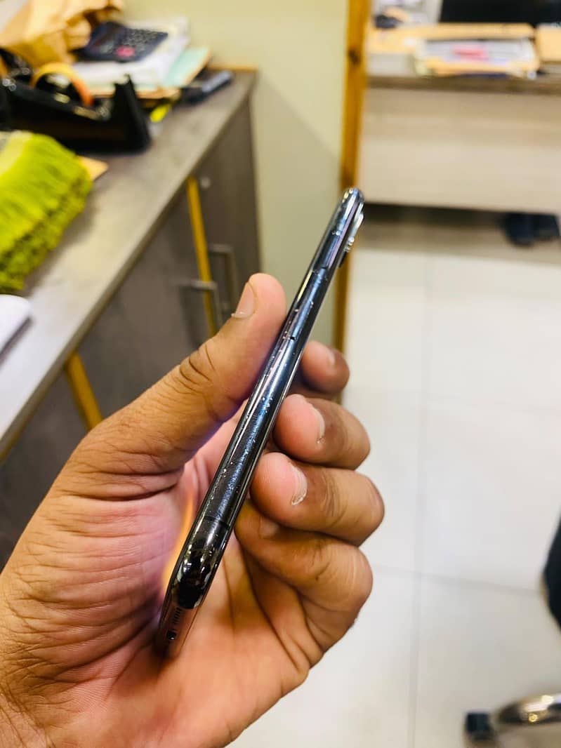Apple iPhone X 2