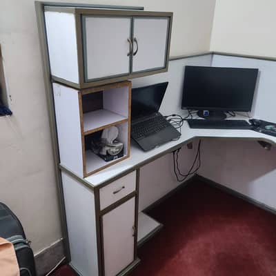 L-Shaped Office / Computer Workstation Desk with Storage