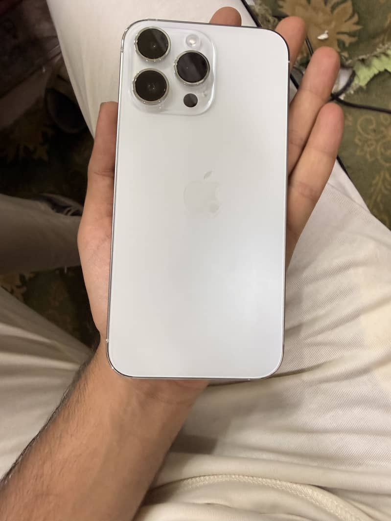 Apple iPhone 14 Pro Max 0