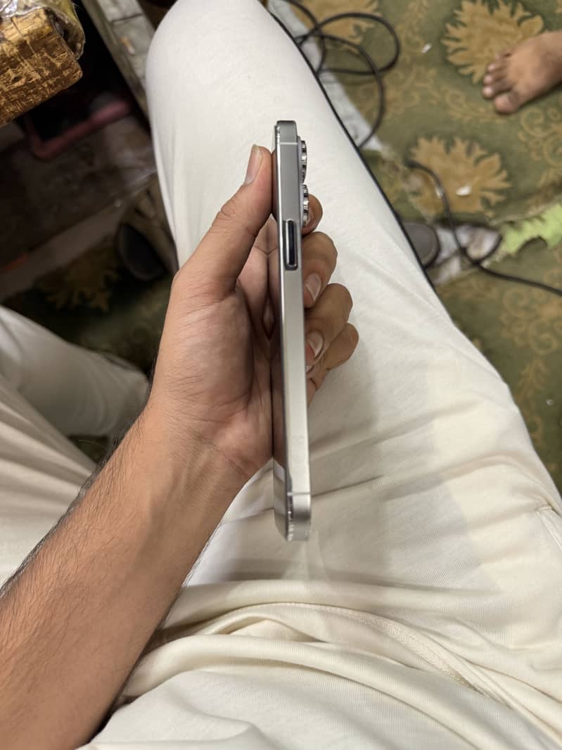 Apple iPhone 14 Pro Max 2