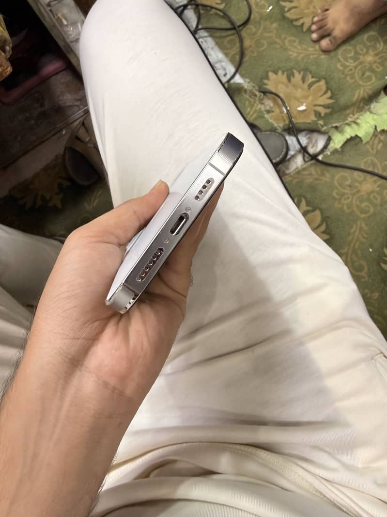 Apple iPhone 14 Pro Max 3