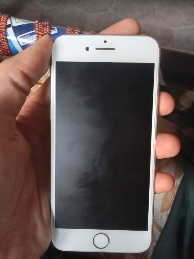 Apple iPhone 8 3