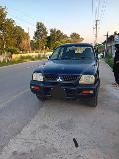 Mitsubishi L200 2005