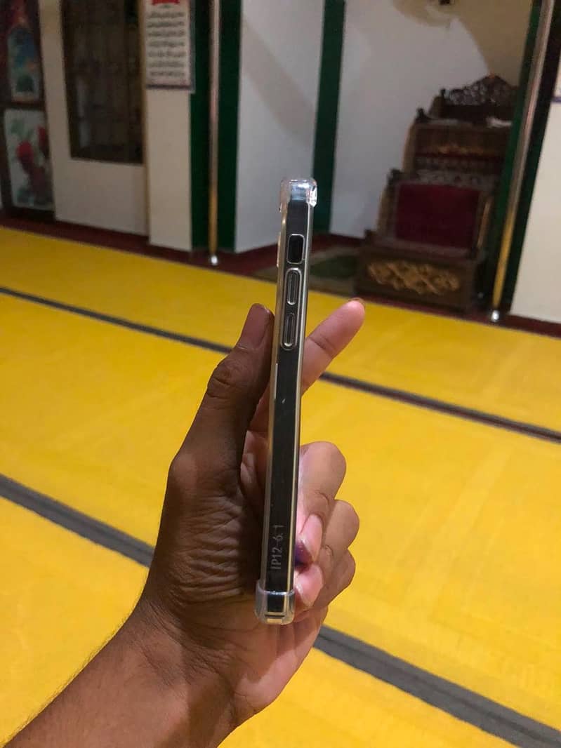Apple iPhone 12 2